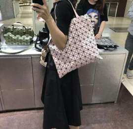 Picture of Issey Miyake Handbags _SKUfw106587710fw